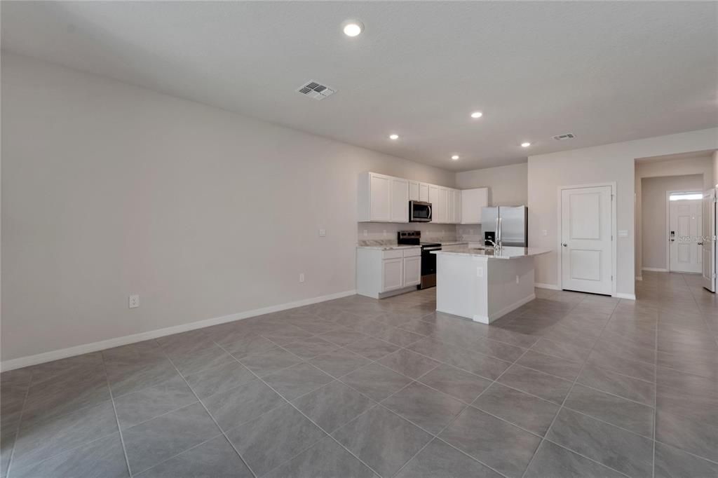 For Rent: $2,800 (3 beds, 2 baths, 1673 Square Feet)