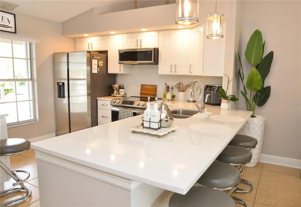 待售: $255,000 (2 贝兹, 2 浴室, 1013 平方英尺)