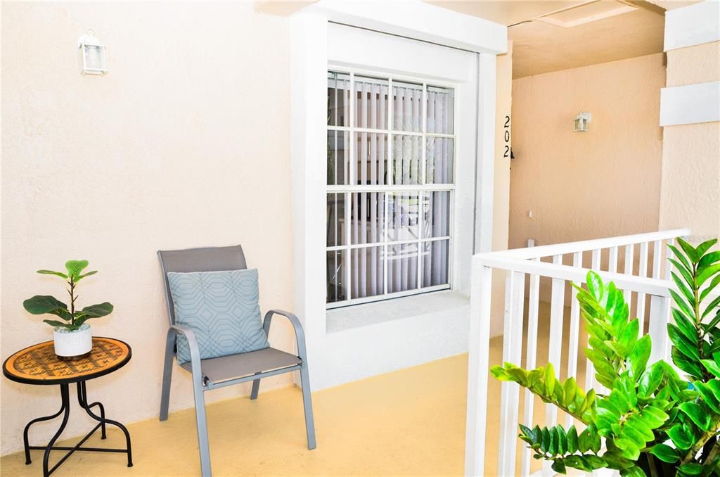 待售: $255,000 (2 贝兹, 2 浴室, 1013 平方英尺)