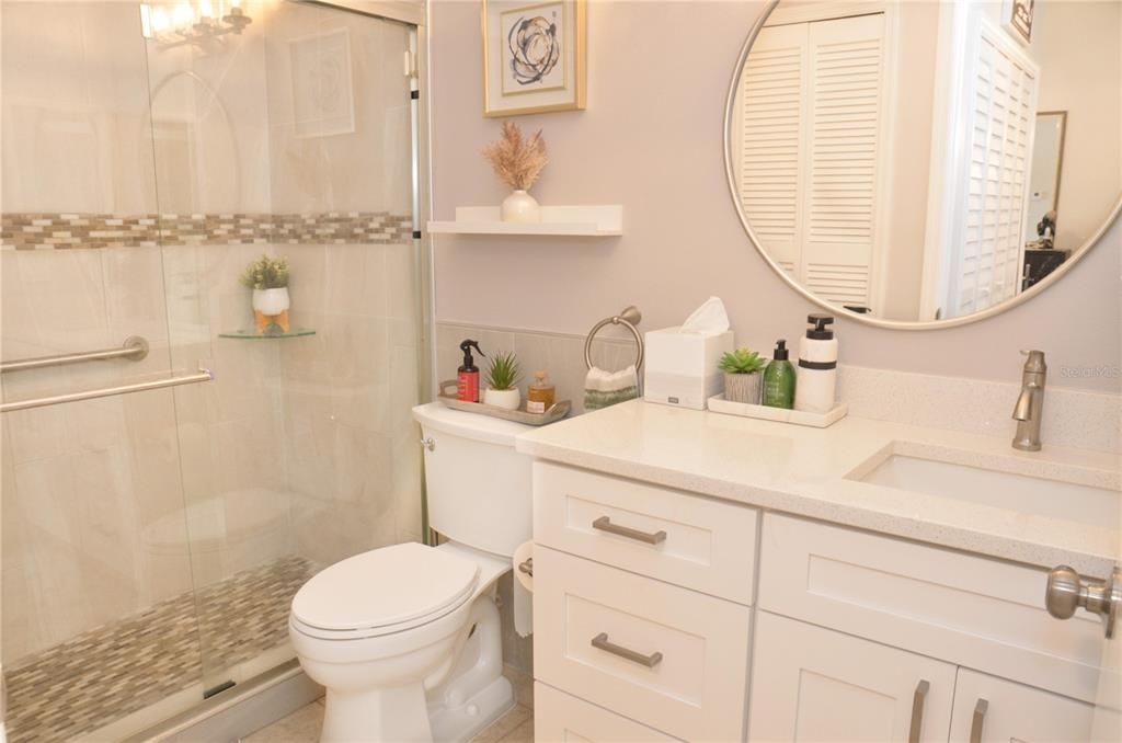 待售: $255,000 (2 贝兹, 2 浴室, 1013 平方英尺)