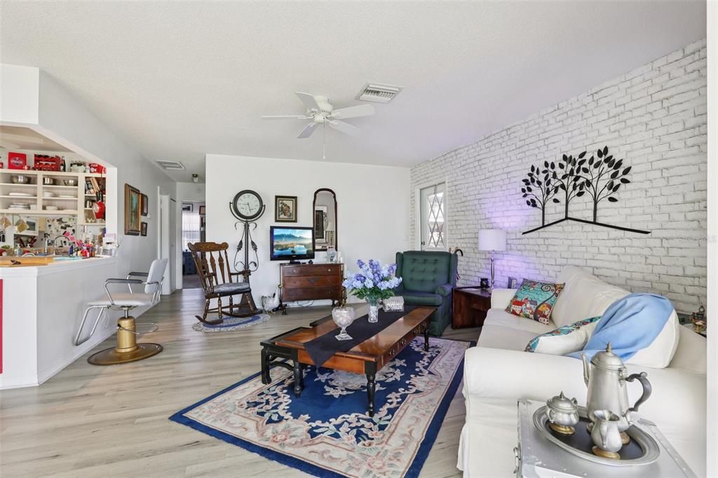 На продажу: $154,900 (2 спален, 2 ванн, 960 Квадратных фут)