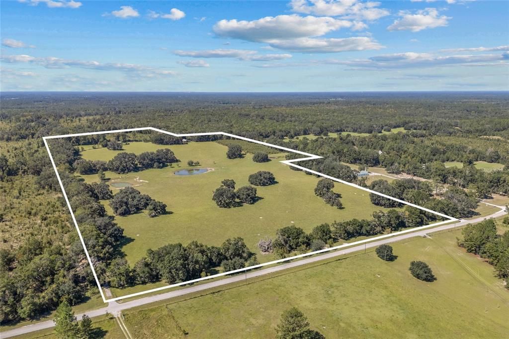 Недавно продано: $899,000 (3 спален, 2 ванн, 2243 Квадратных фут)