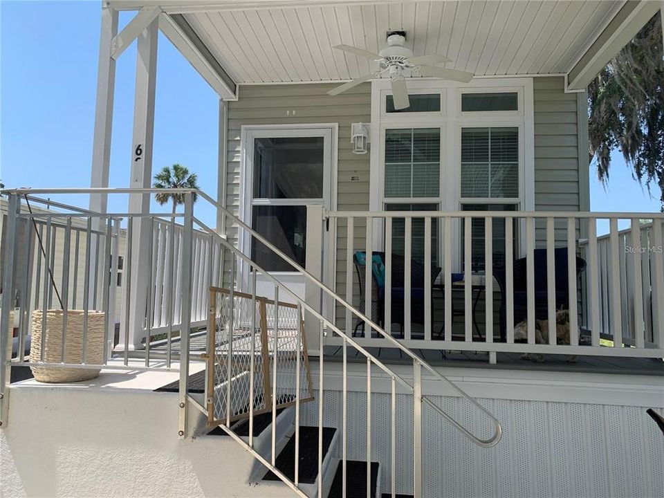 For Sale: $129,000 (1 beds, 1 baths, 400 Square Feet)