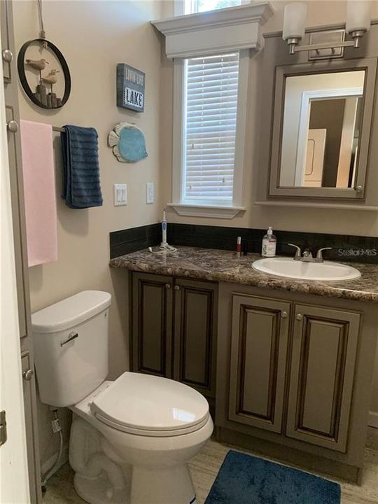 For Sale: $129,000 (1 beds, 1 baths, 400 Square Feet)