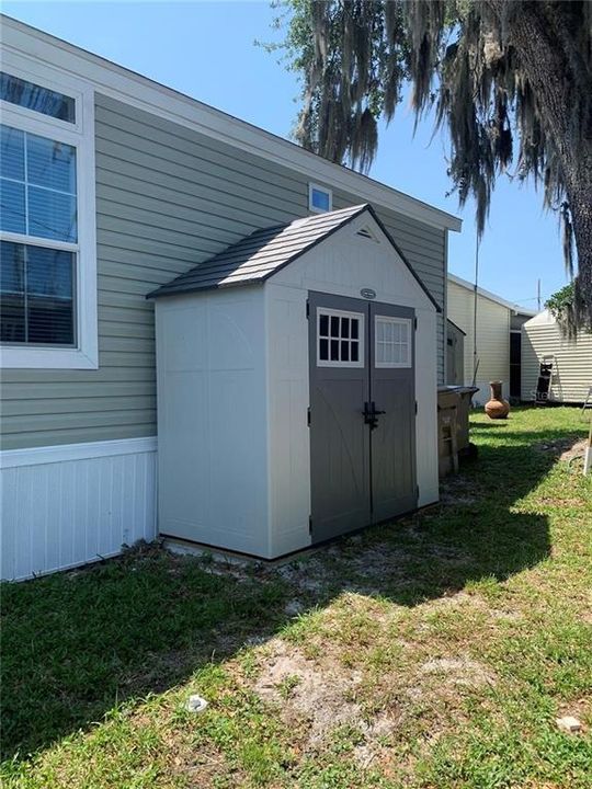 For Sale: $129,000 (1 beds, 1 baths, 400 Square Feet)