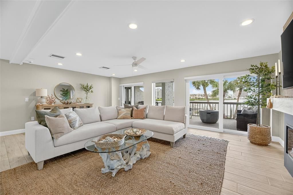 出租: $7,000 (3 贝兹, 3 浴室, 2150 平方英尺)