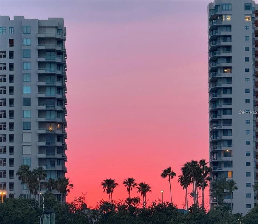 出租: $7,000 (3 贝兹, 3 浴室, 2150 平方英尺)