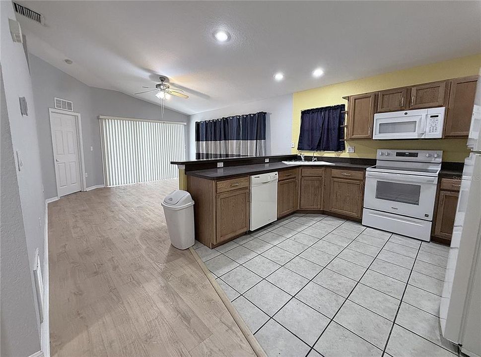 For Rent: $1,975 (3 beds, 2 baths, 1624 Square Feet)