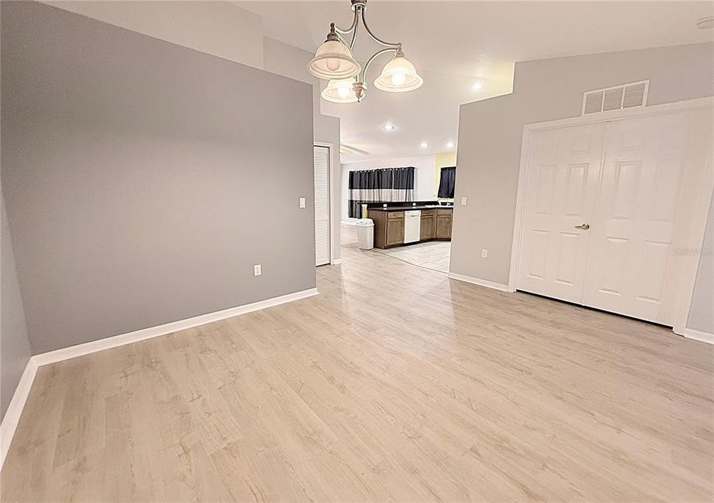 For Rent: $1,975 (3 beds, 2 baths, 1624 Square Feet)