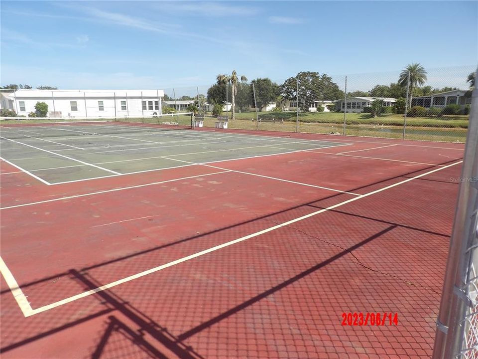 For Sale: $185,000 (2 beds, 2 baths, 1002 Square Feet)