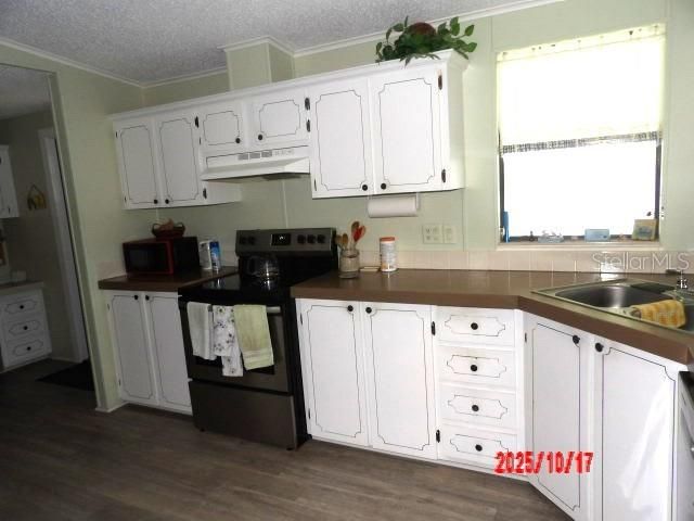 For Sale: $185,000 (2 beds, 2 baths, 1002 Square Feet)
