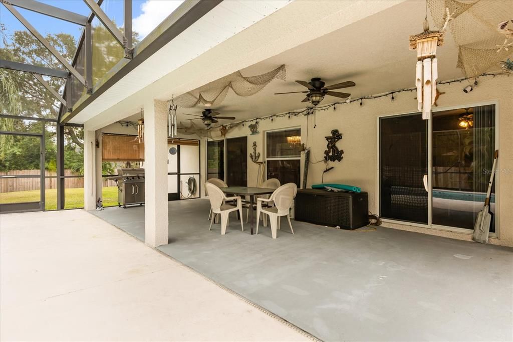 Activo con contrato: $434,800 (4 camas, 2 baños, 1647 Pies cuadrados)