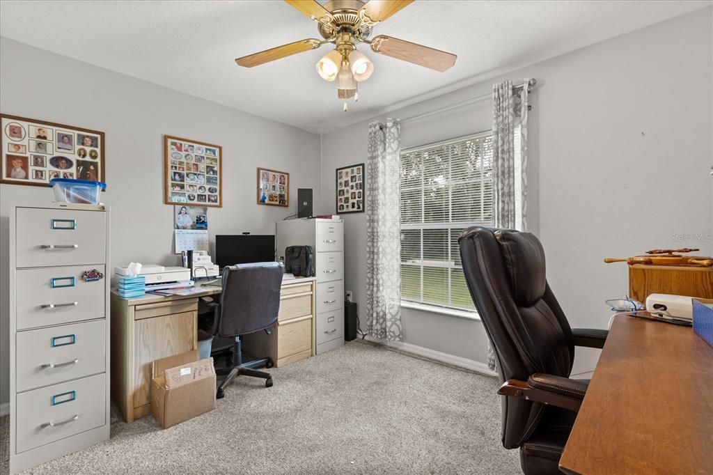 Activo con contrato: $434,800 (4 camas, 2 baños, 1647 Pies cuadrados)