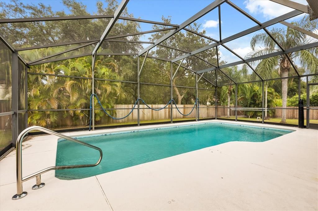 Activo con contrato: $434,800 (4 camas, 2 baños, 1647 Pies cuadrados)