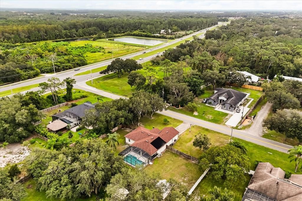 Activo con contrato: $434,800 (4 camas, 2 baños, 1647 Pies cuadrados)