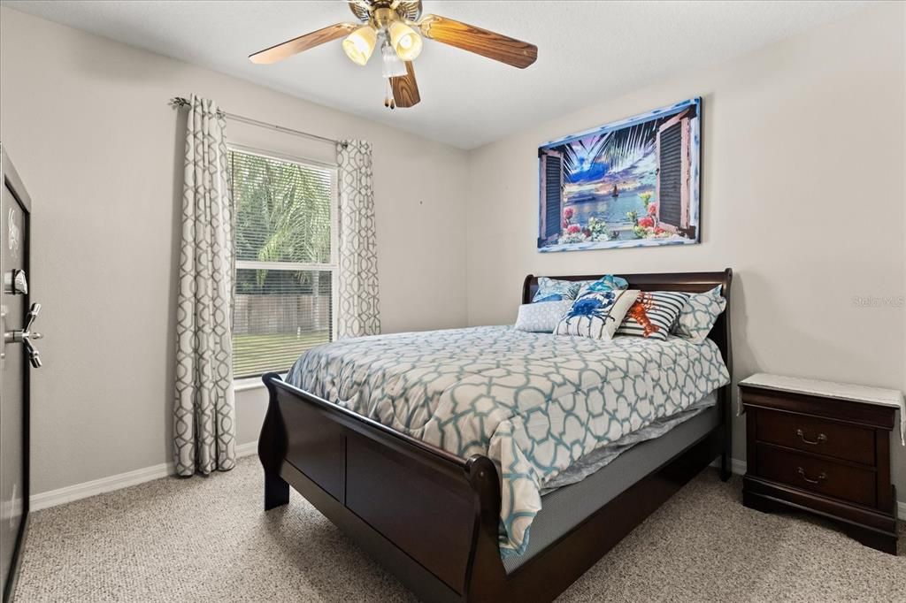 Activo con contrato: $434,800 (4 camas, 2 baños, 1647 Pies cuadrados)