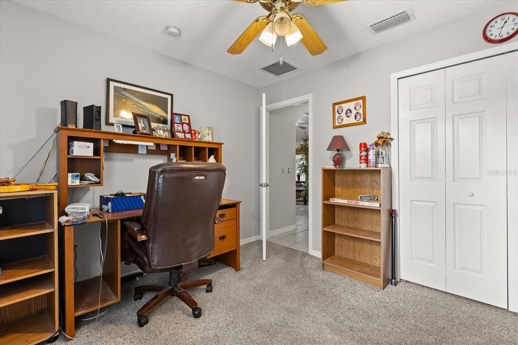 Activo con contrato: $434,800 (4 camas, 2 baños, 1647 Pies cuadrados)