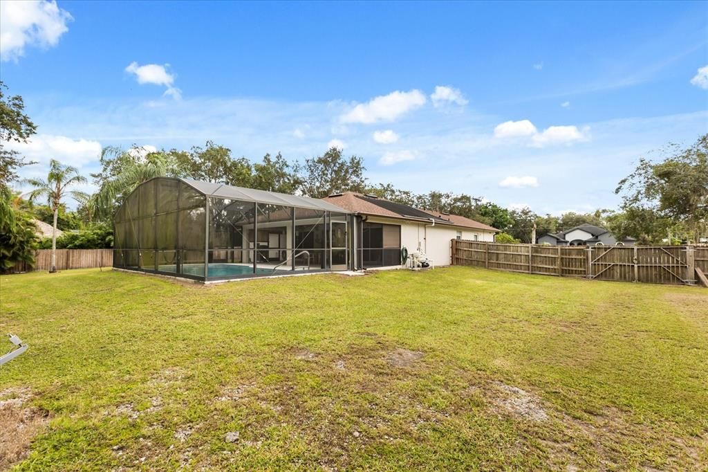 Activo con contrato: $434,800 (4 camas, 2 baños, 1647 Pies cuadrados)