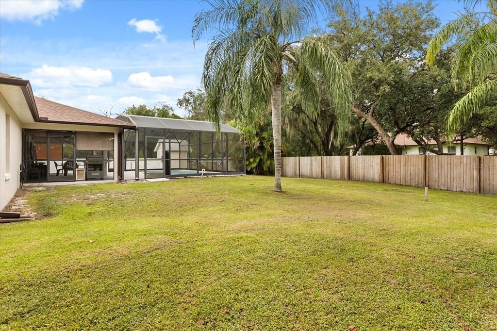 Activo con contrato: $434,800 (4 camas, 2 baños, 1647 Pies cuadrados)