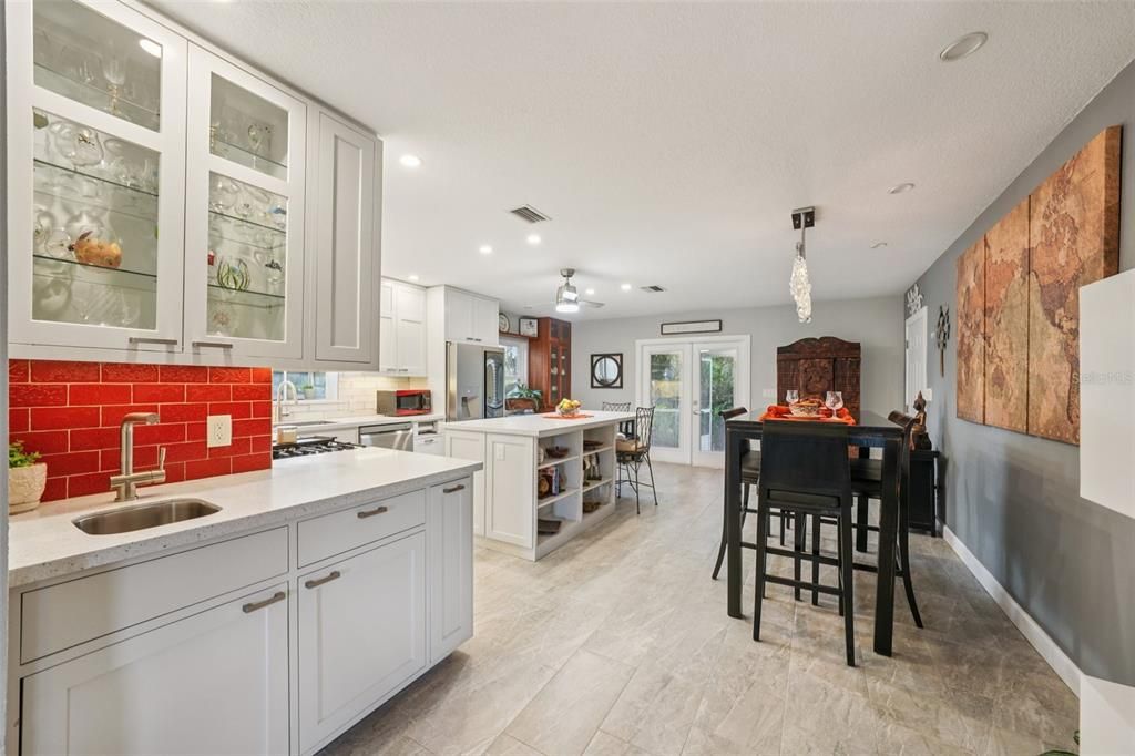 For Sale: $570,000 (3 beds, 2 baths, 1599 Square Feet)