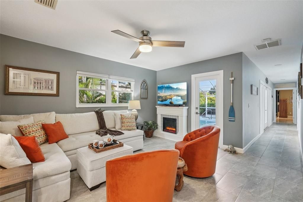 For Sale: $570,000 (3 beds, 2 baths, 1599 Square Feet)