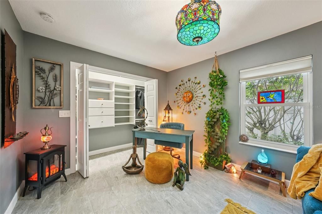 For Sale: $570,000 (3 beds, 2 baths, 1599 Square Feet)