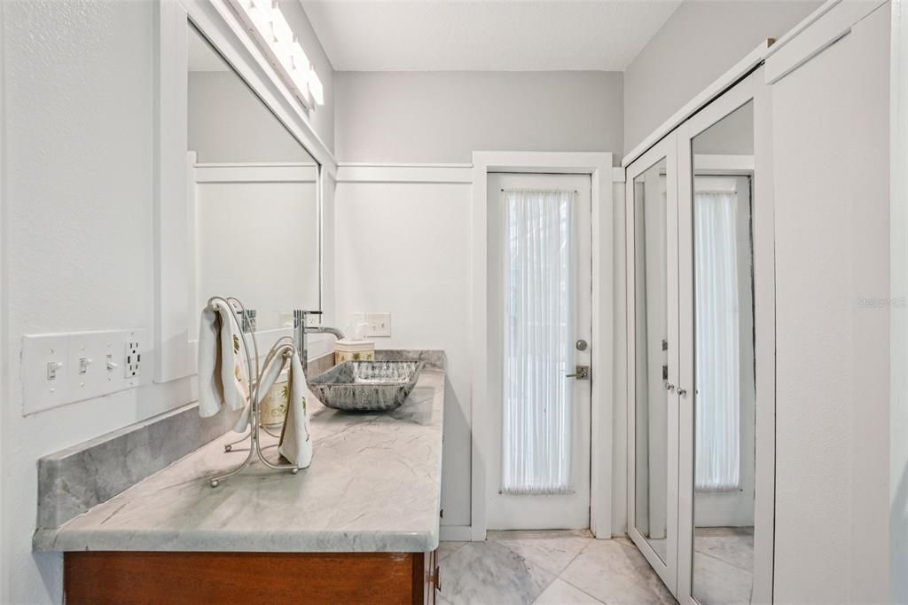 For Sale: $570,000 (3 beds, 2 baths, 1599 Square Feet)