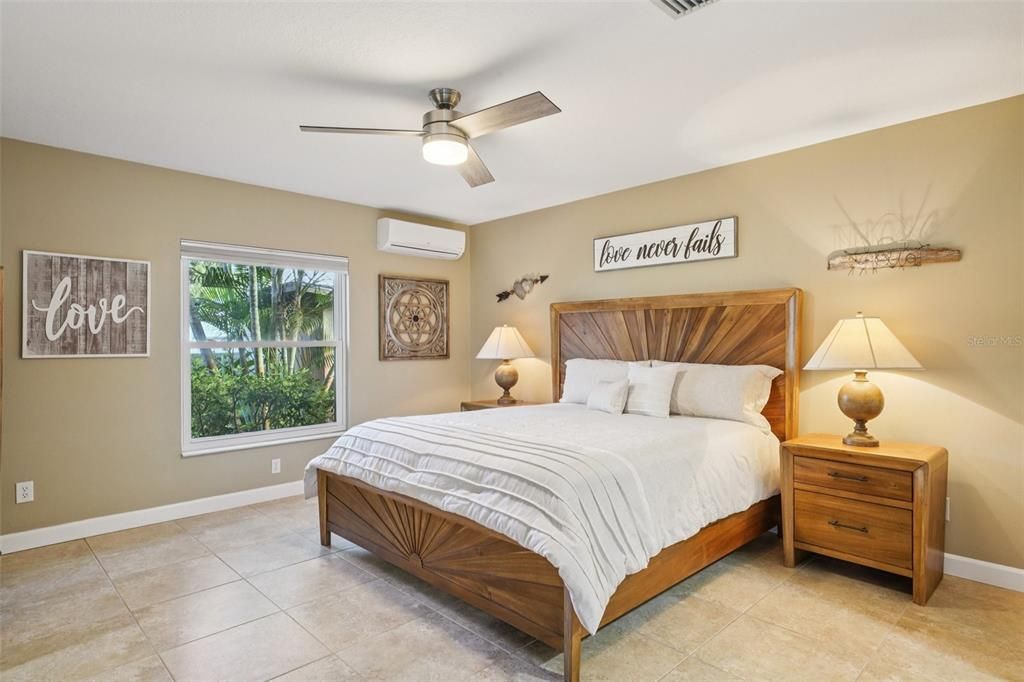 For Sale: $570,000 (3 beds, 2 baths, 1599 Square Feet)