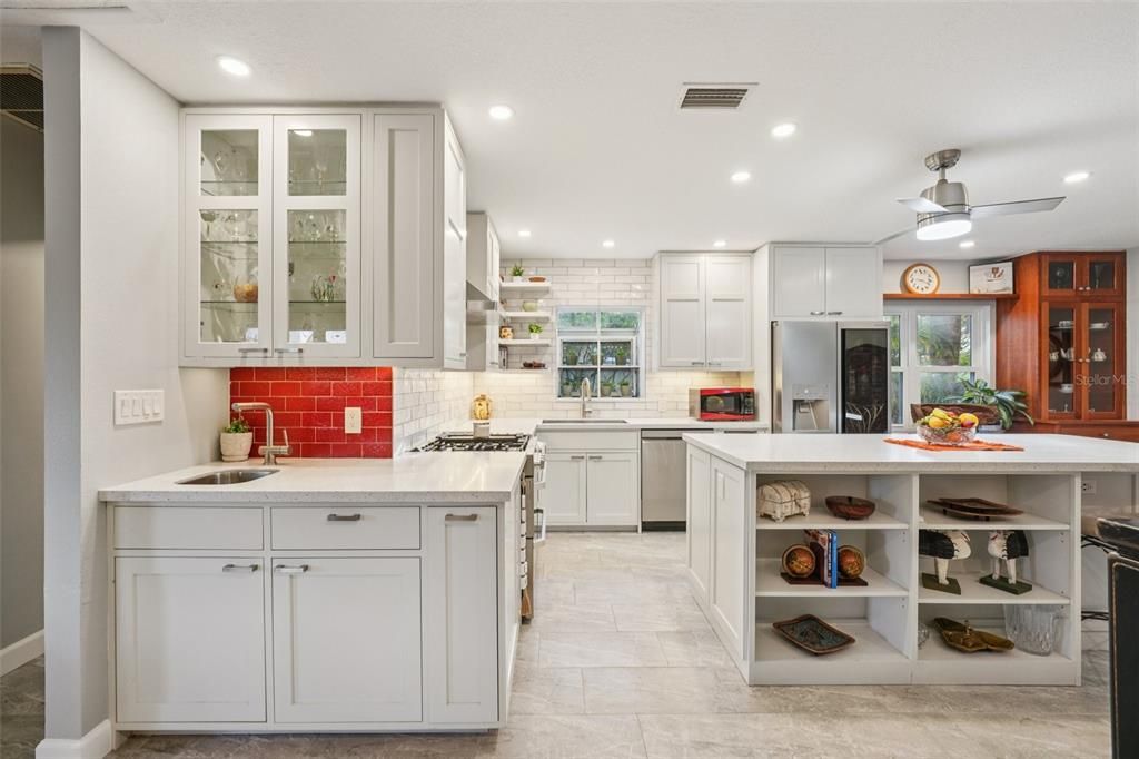 For Sale: $570,000 (3 beds, 2 baths, 1599 Square Feet)