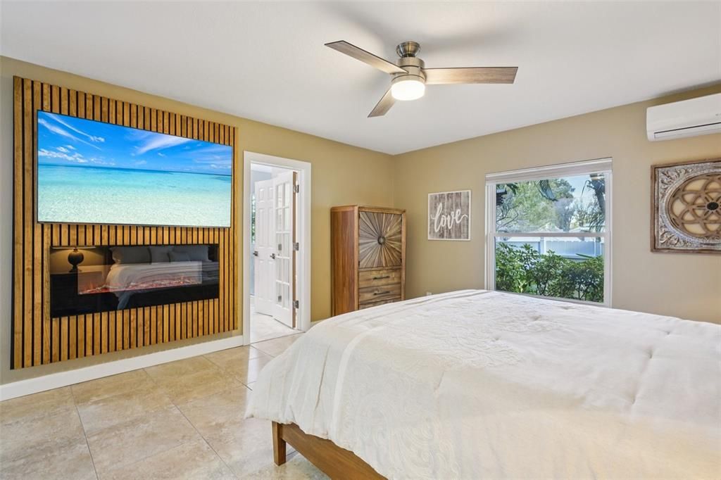 For Sale: $570,000 (3 beds, 2 baths, 1599 Square Feet)