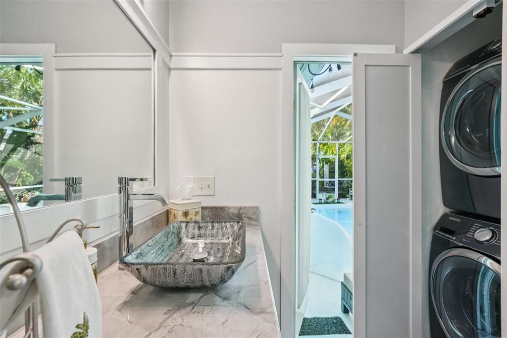 For Sale: $570,000 (3 beds, 2 baths, 1599 Square Feet)