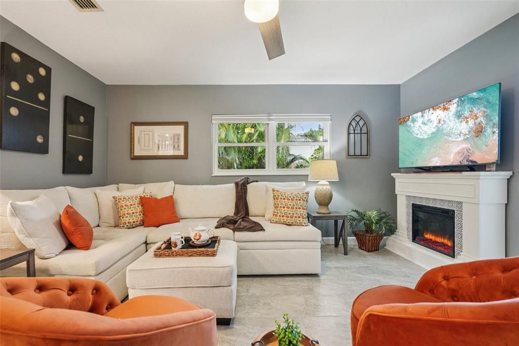 For Sale: $570,000 (3 beds, 2 baths, 1599 Square Feet)