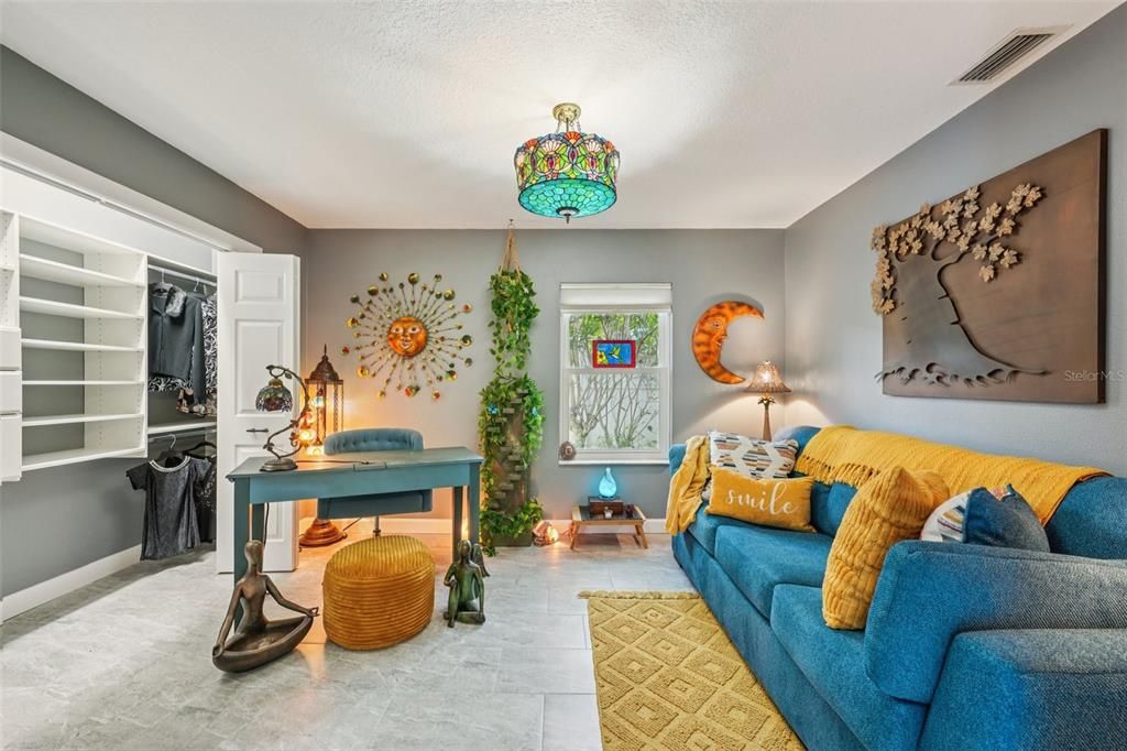 For Sale: $570,000 (3 beds, 2 baths, 1599 Square Feet)