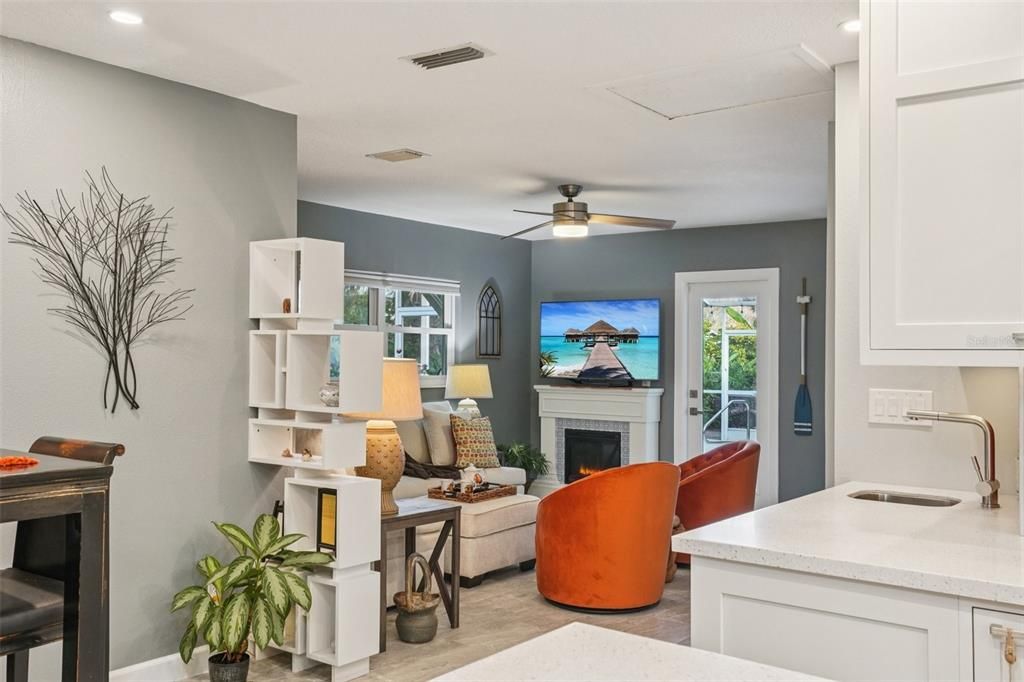 For Sale: $570,000 (3 beds, 2 baths, 1599 Square Feet)