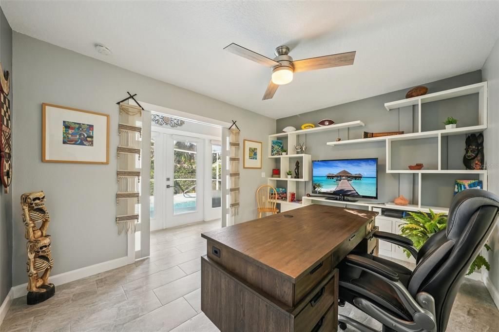 For Sale: $570,000 (3 beds, 2 baths, 1599 Square Feet)