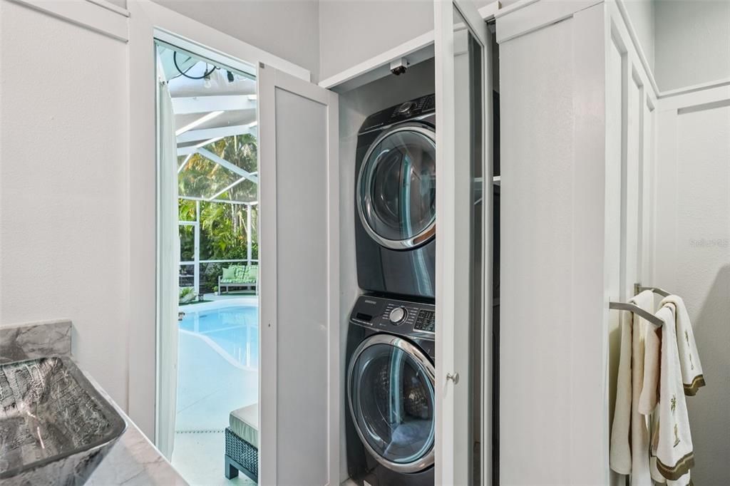 For Sale: $570,000 (3 beds, 2 baths, 1599 Square Feet)