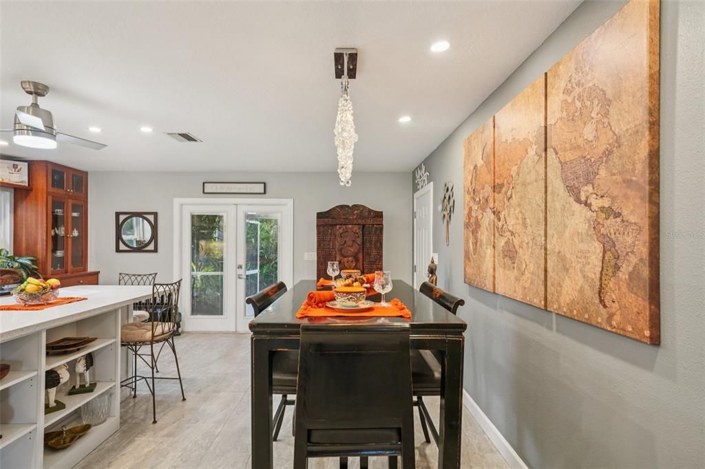 For Sale: $570,000 (3 beds, 2 baths, 1599 Square Feet)