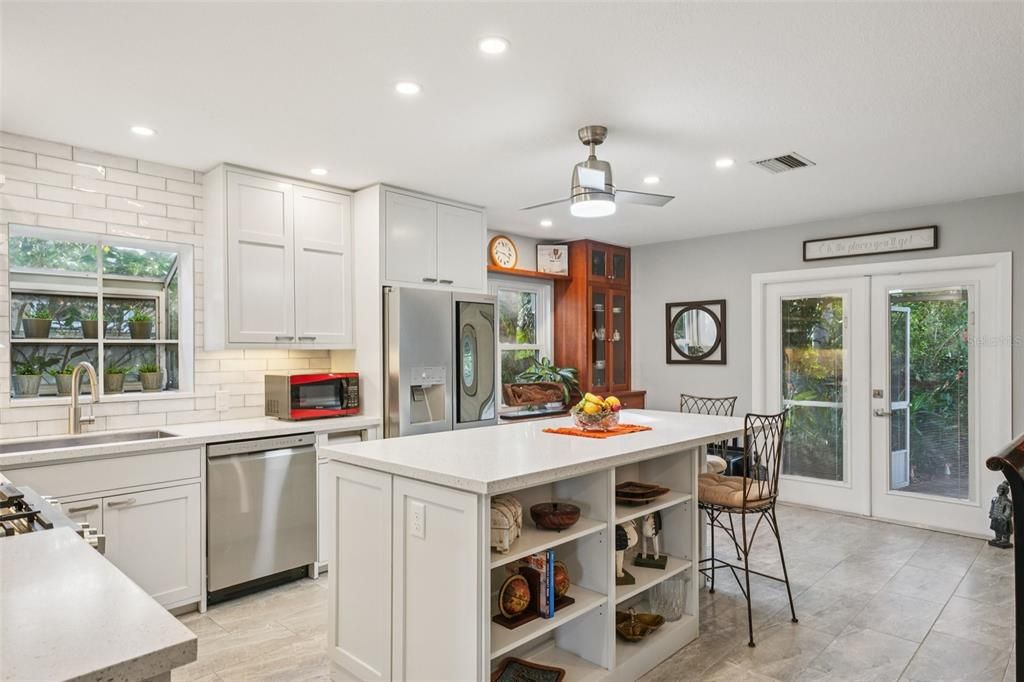 For Sale: $570,000 (3 beds, 2 baths, 1599 Square Feet)