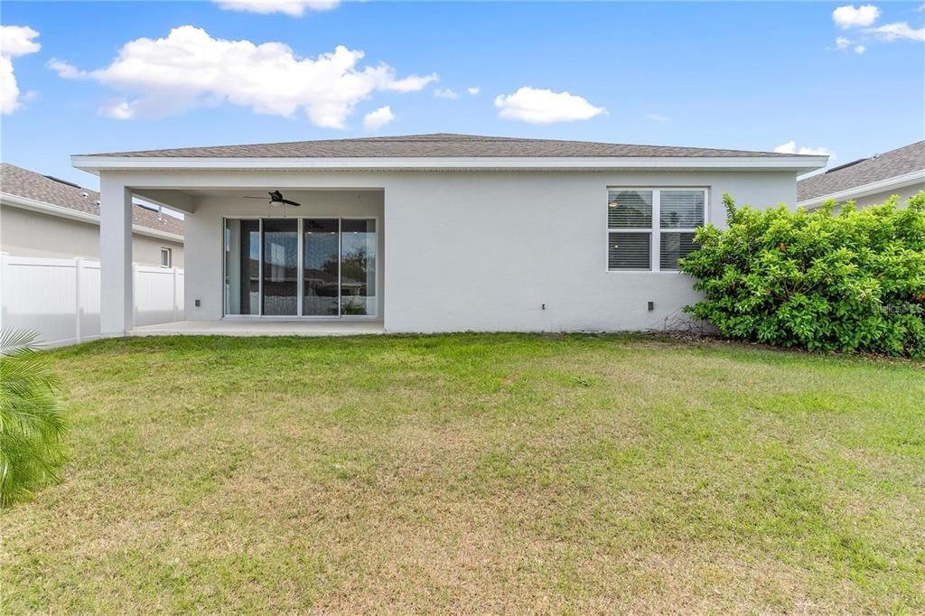 En Renta: $3,000 (4 camas, 3 baños, 2075 Pies cuadrados)