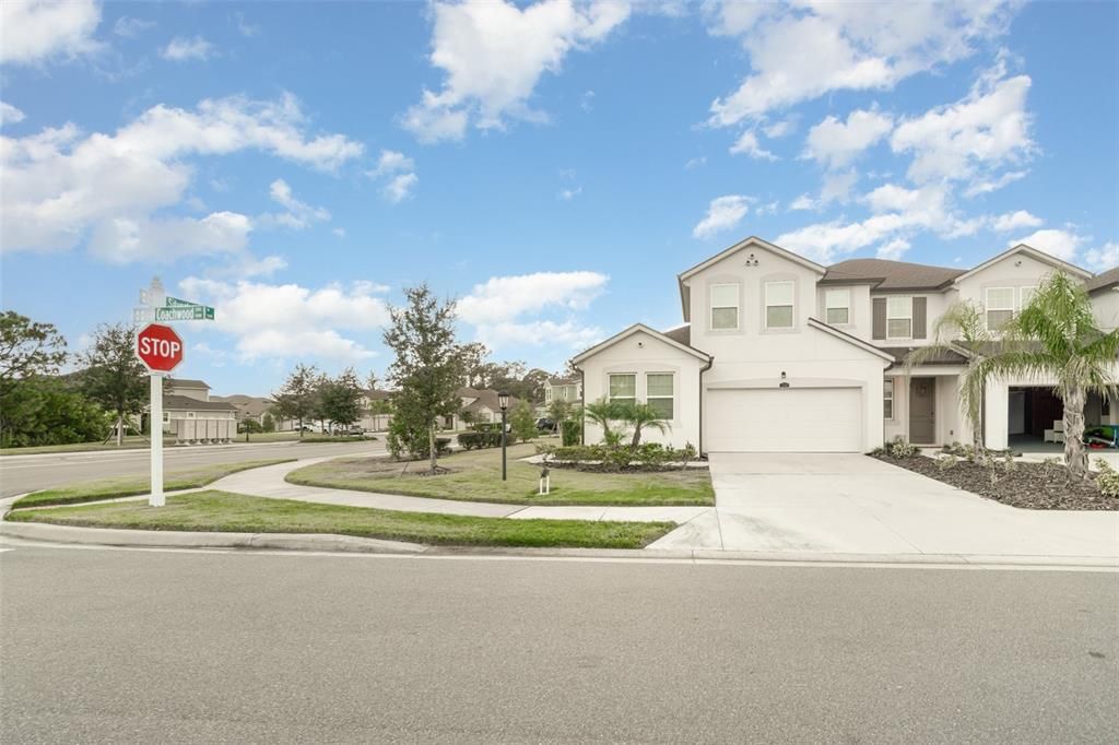 На продажу: $350,000 (2 спален, 3 ванн, 1728 Квадратных фут)