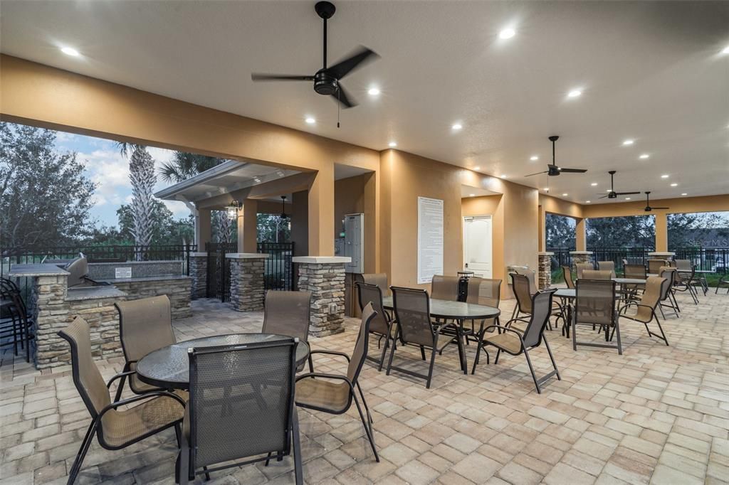 На продажу: $350,000 (2 спален, 3 ванн, 1728 Квадратных фут)