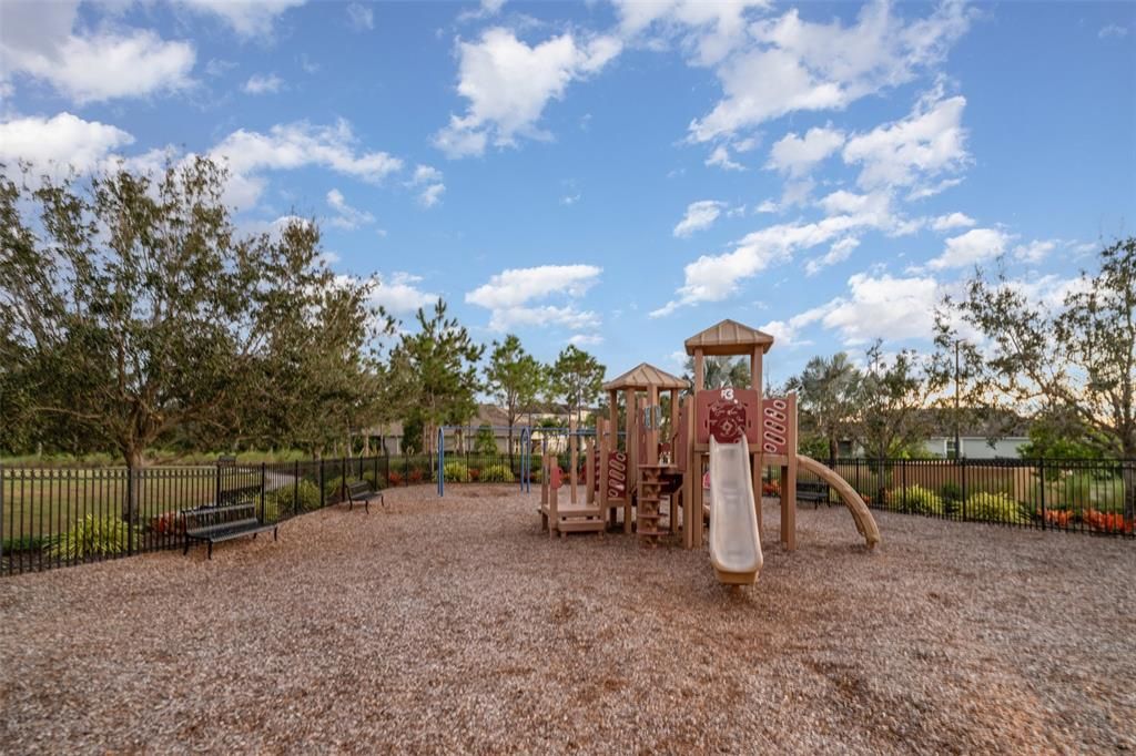 На продажу: $350,000 (2 спален, 3 ванн, 1728 Квадратных фут)