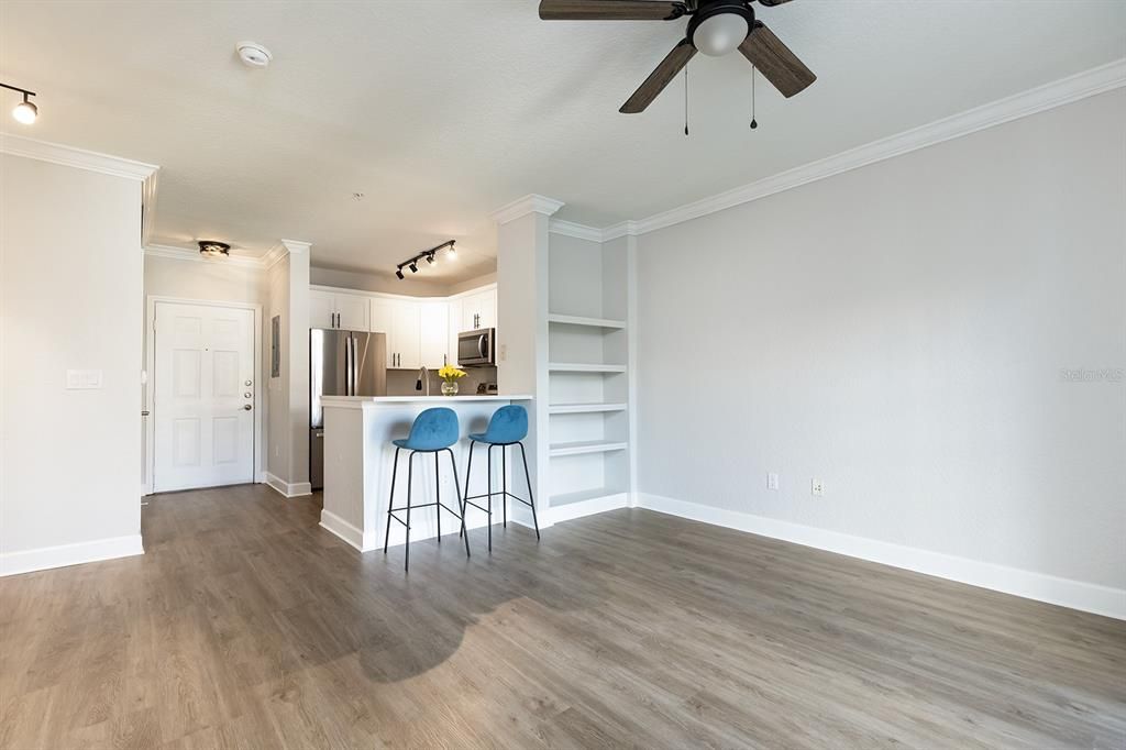 Active With Contract: $179,500 (1 beds, 1 baths, 685 Square Feet)
