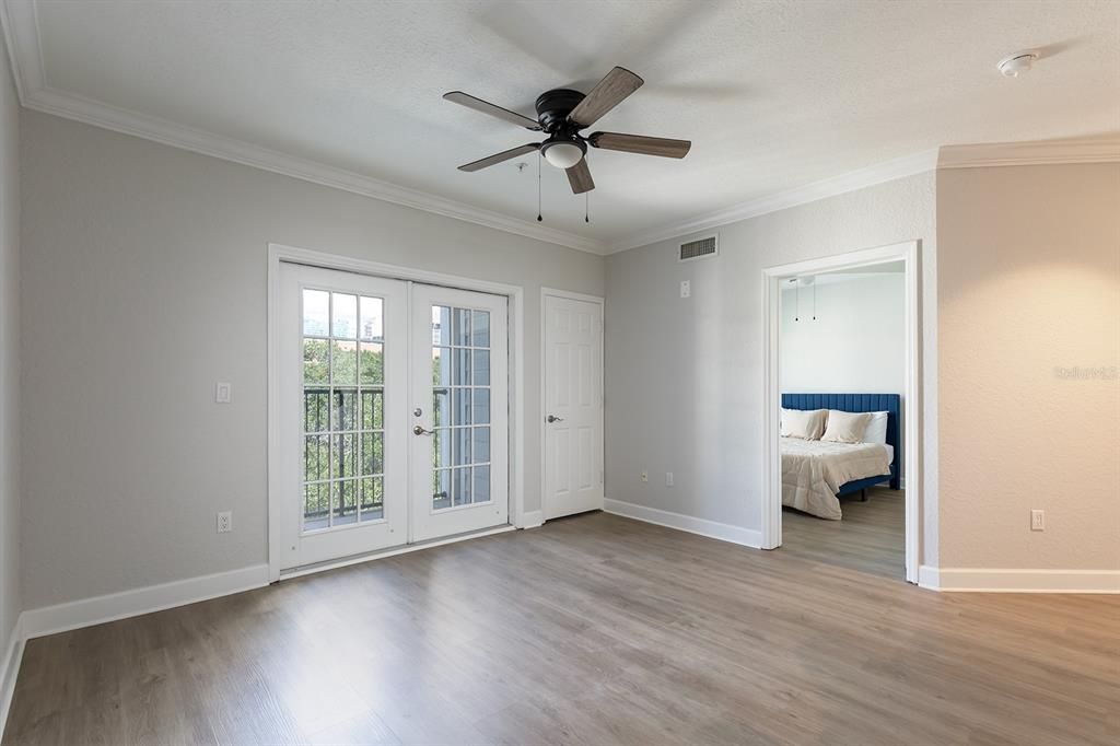 Active With Contract: $179,500 (1 beds, 1 baths, 685 Square Feet)