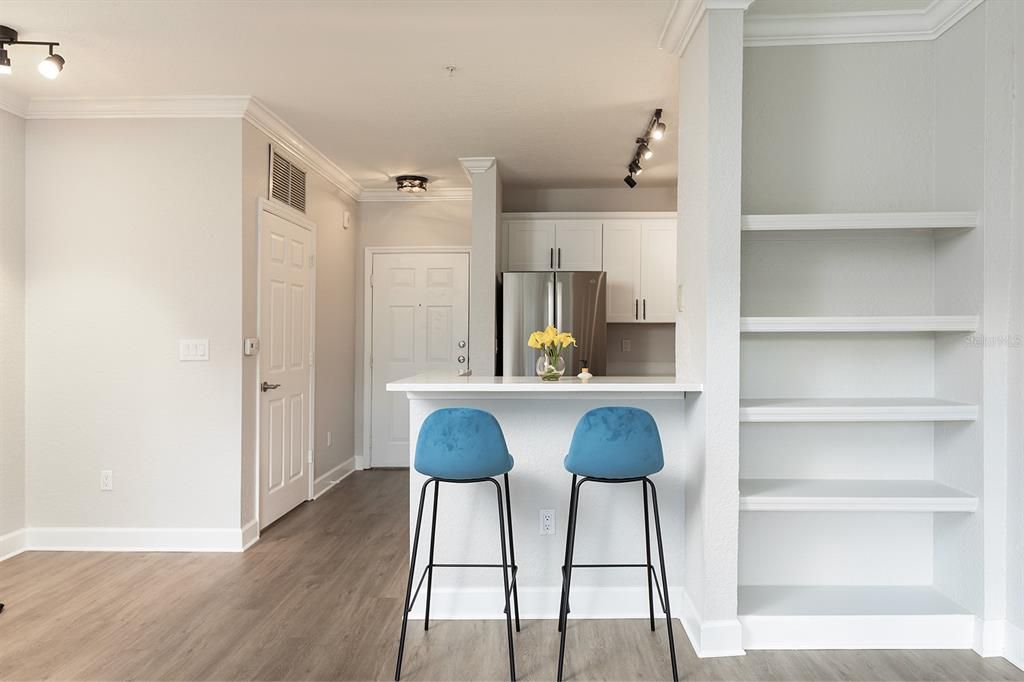 Active With Contract: $179,500 (1 beds, 1 baths, 685 Square Feet)