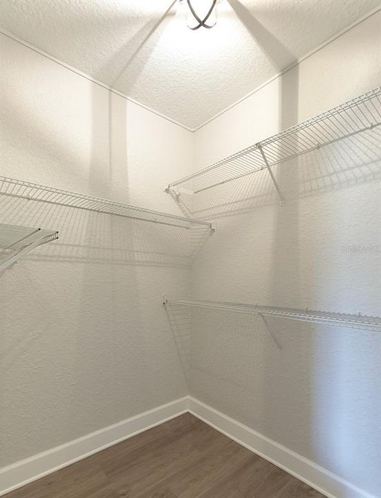 Active With Contract: $179,500 (1 beds, 1 baths, 685 Square Feet)