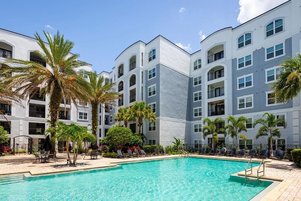 Active With Contract: $179,500 (1 beds, 1 baths, 685 Square Feet)