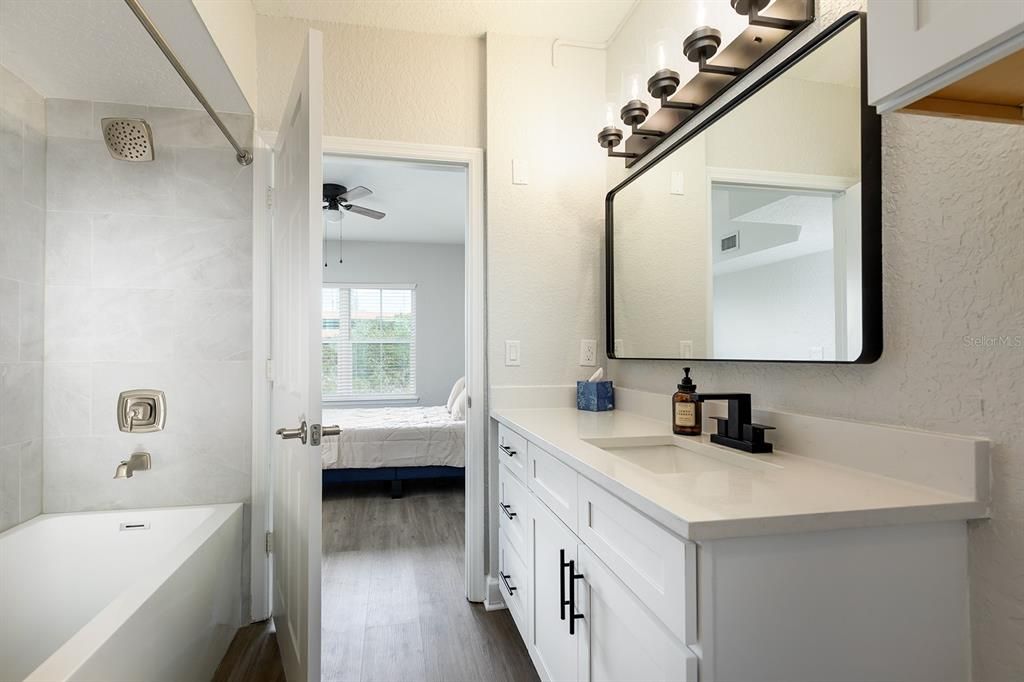 Active With Contract: $179,500 (1 beds, 1 baths, 685 Square Feet)