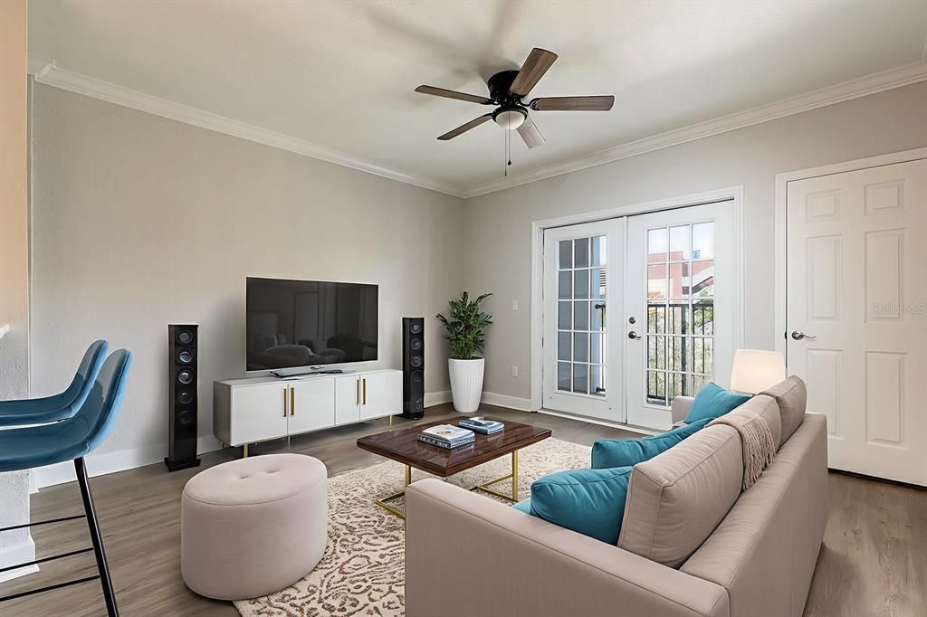 Active With Contract: $179,500 (1 beds, 1 baths, 685 Square Feet)