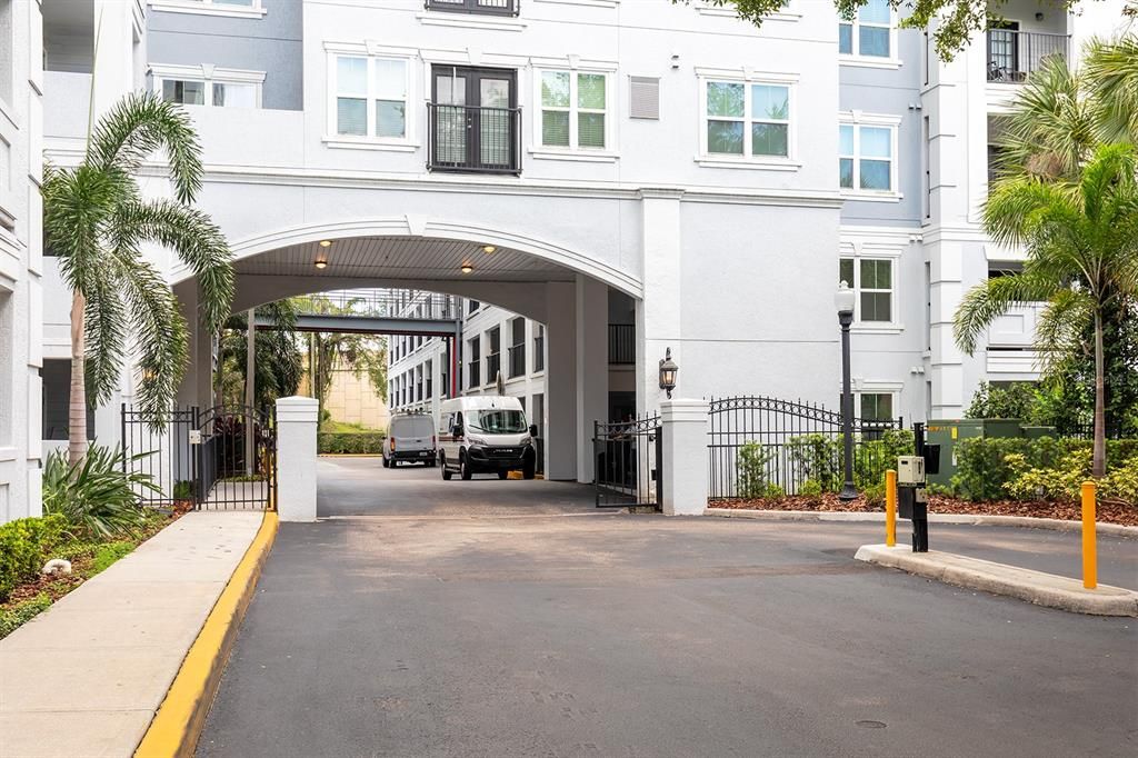 Active With Contract: $179,500 (1 beds, 1 baths, 685 Square Feet)